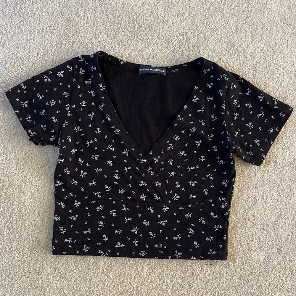 Brandy Melville Cropped Short Sleeve Top